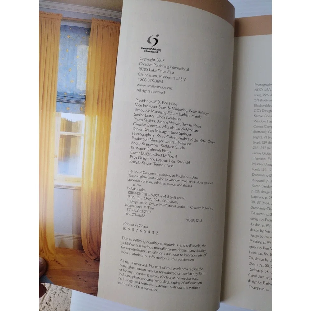 Complete Photo Guide to‎ Window Treatments : DIY Draperies, Curtains,...